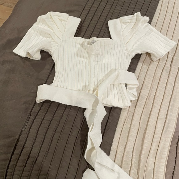 Woman - Picture 2 of 2